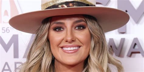 country singer booty|Lainey Wilson Is Toned All Over In New IG Pics After。